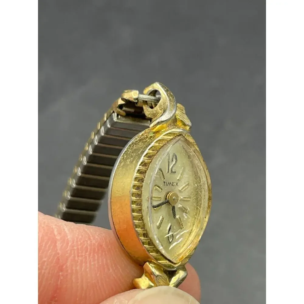 Vintage Timex Watch Women's Gold Tone Round Stretch Band Manual Wind Up 16mm